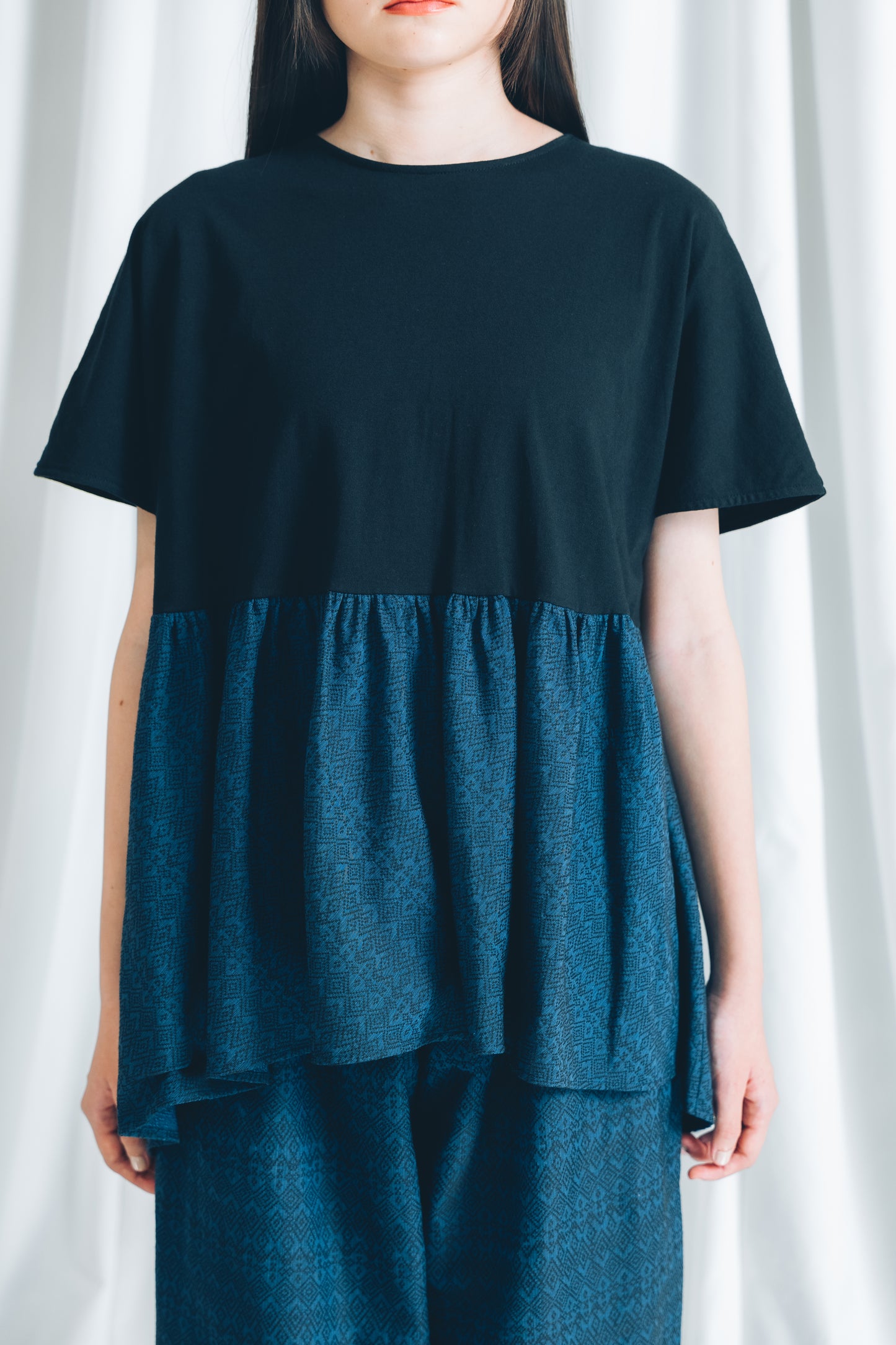 【YOAKE】 ギャザーTOPS(Black×Navy)