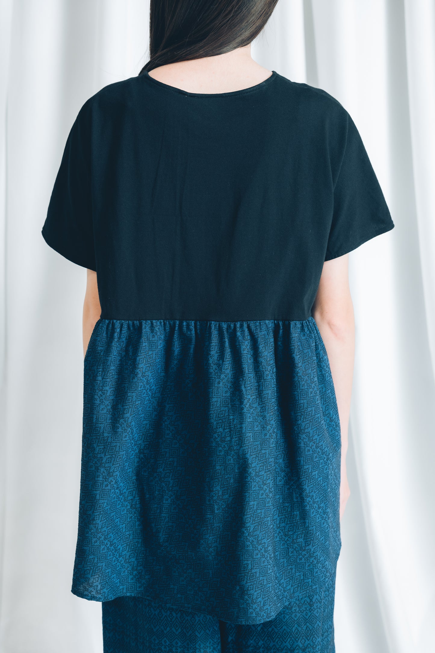 【YOAKE】 ギャザーTOPS(Black×Navy)