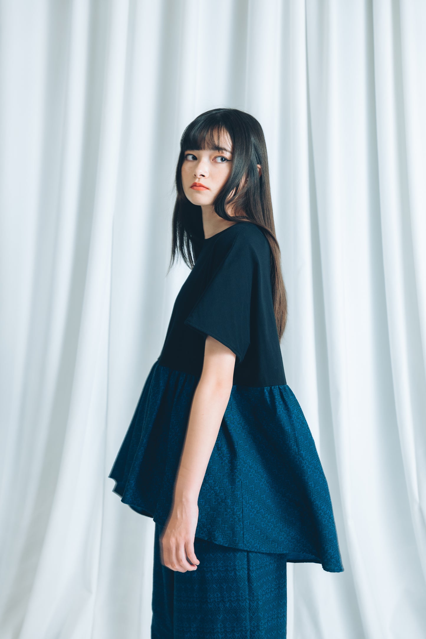 【YOAKE】 ギャザーTOPS(Black×Navy)