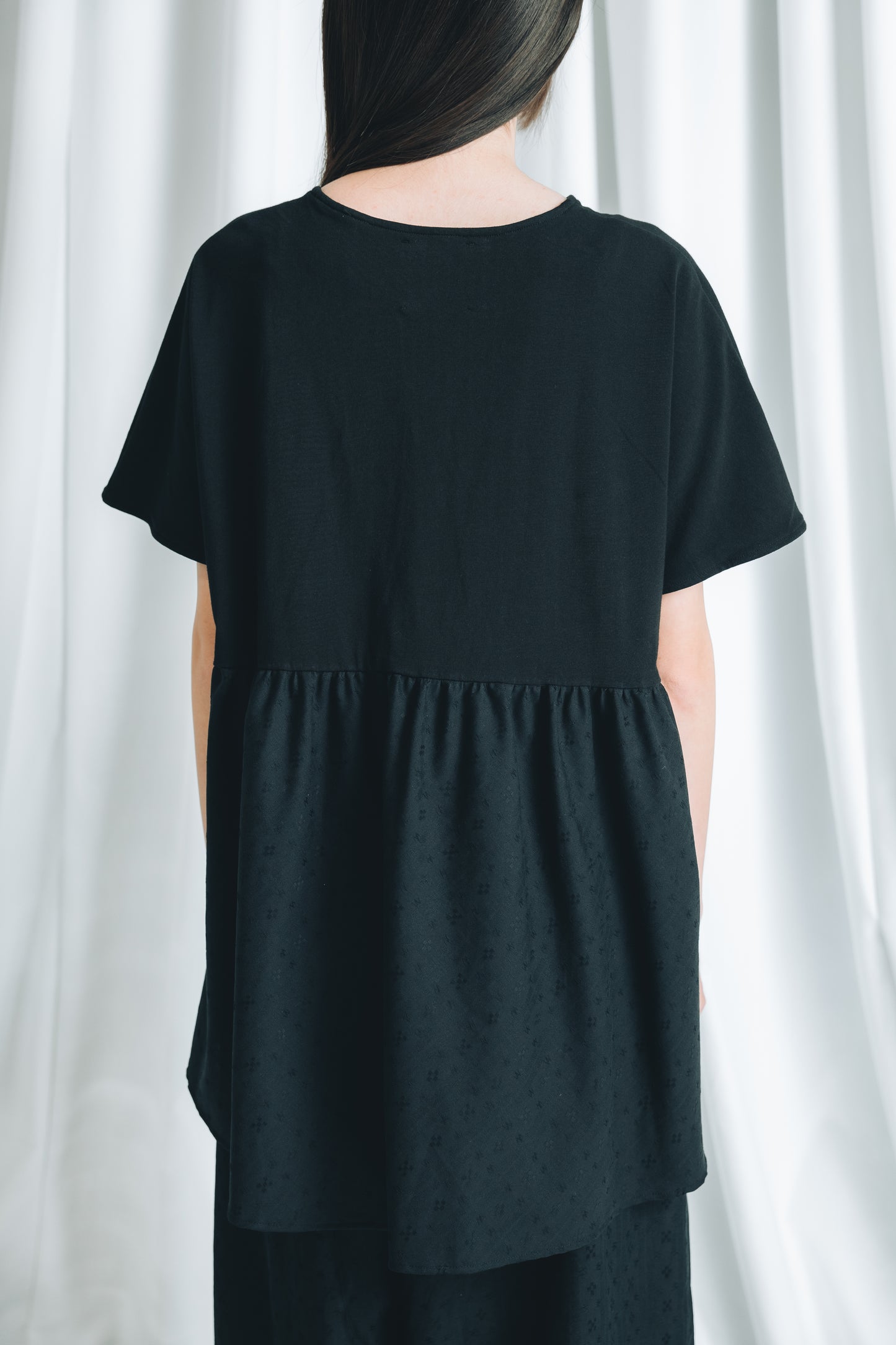 【YOAKE】 ギャザーTOPS(Black×Black)