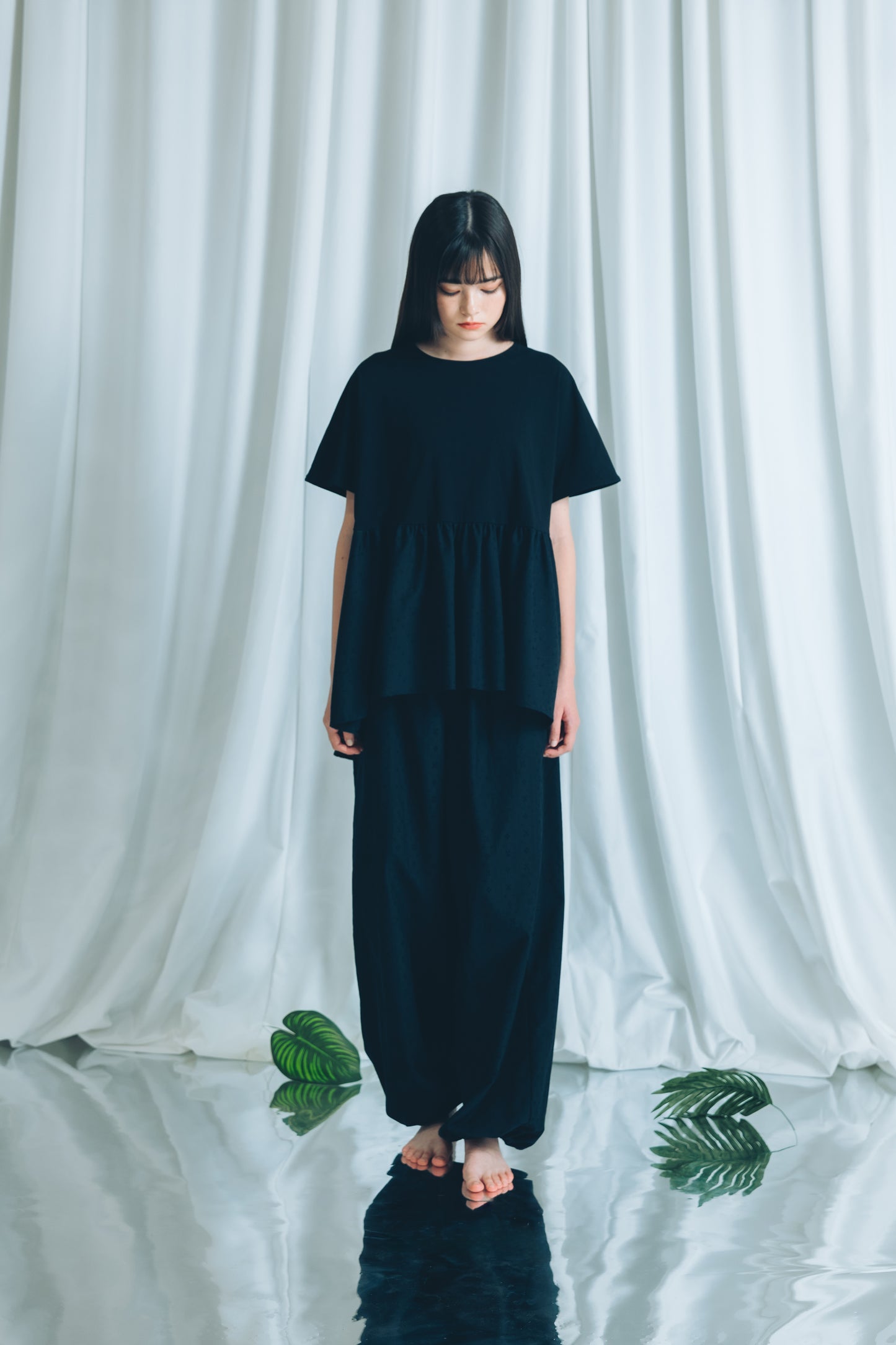 【YOAKE】 ギャザーTOPS(Black×Black)
