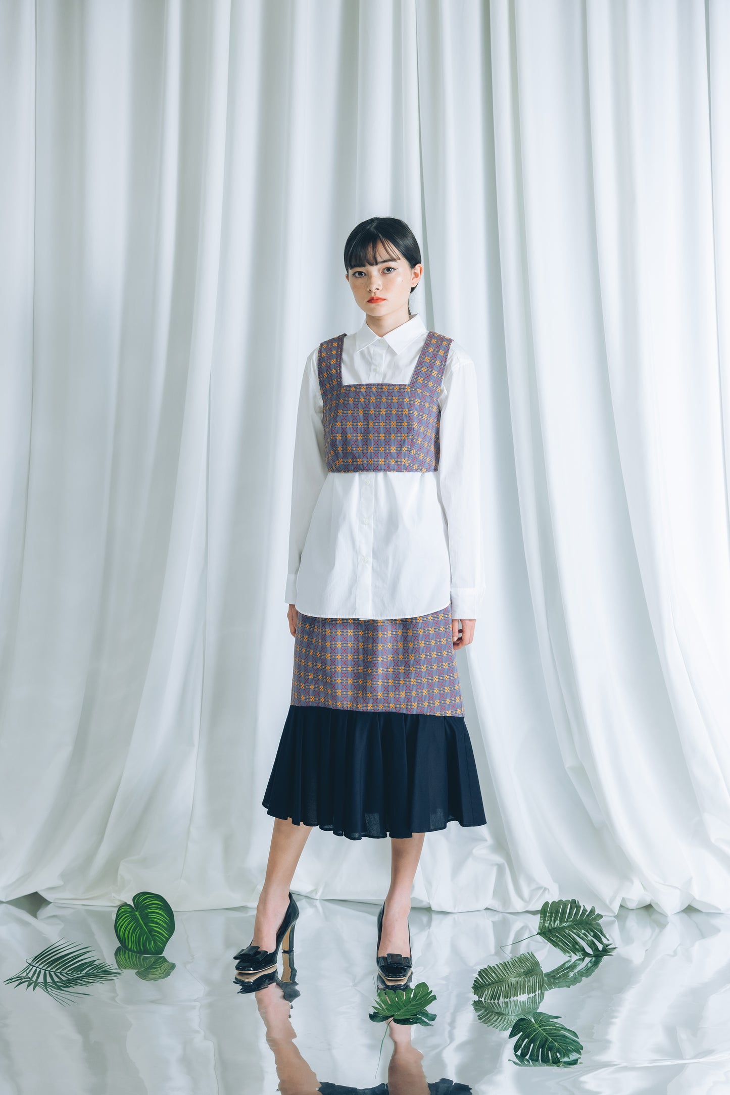 【YOAKE】裾タックスカート(Black)