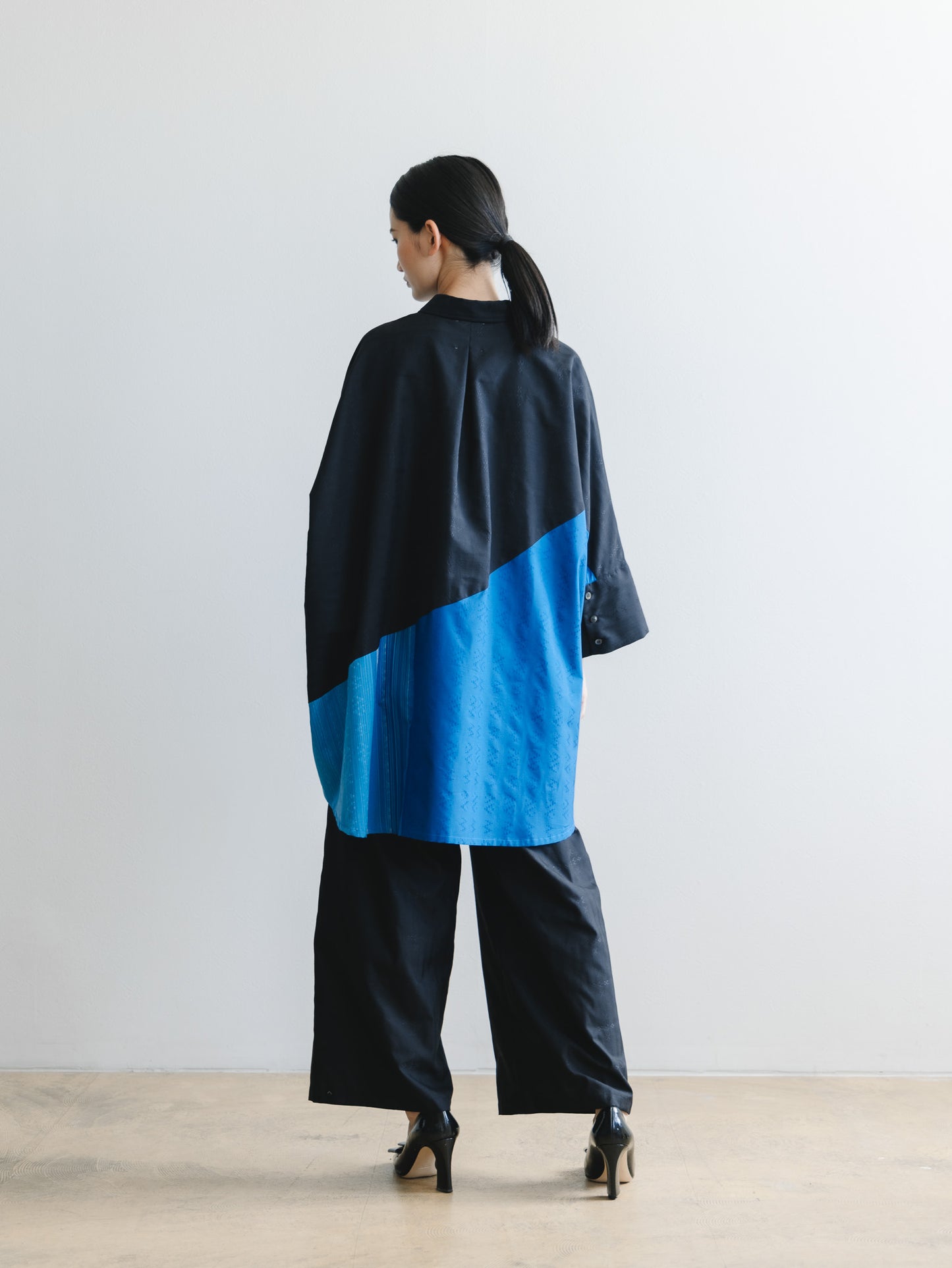 【YOAKE】2WAY長袖シャツチュニック (Black×Blue)