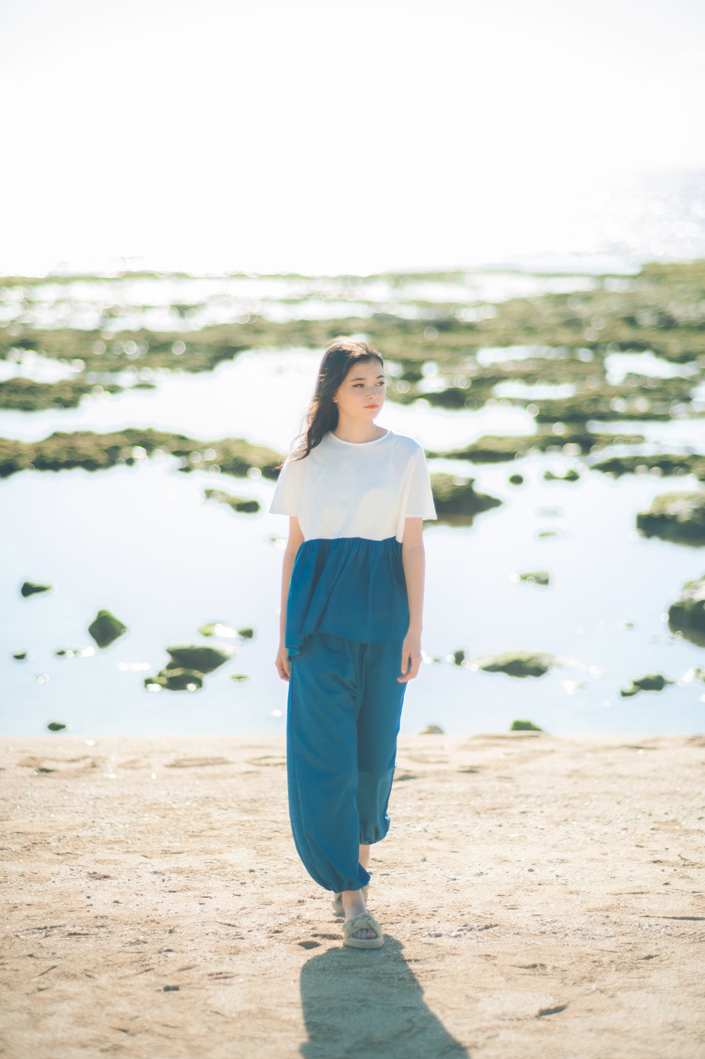 【YOAKE】 ギャザーTOPS(White×Blue)