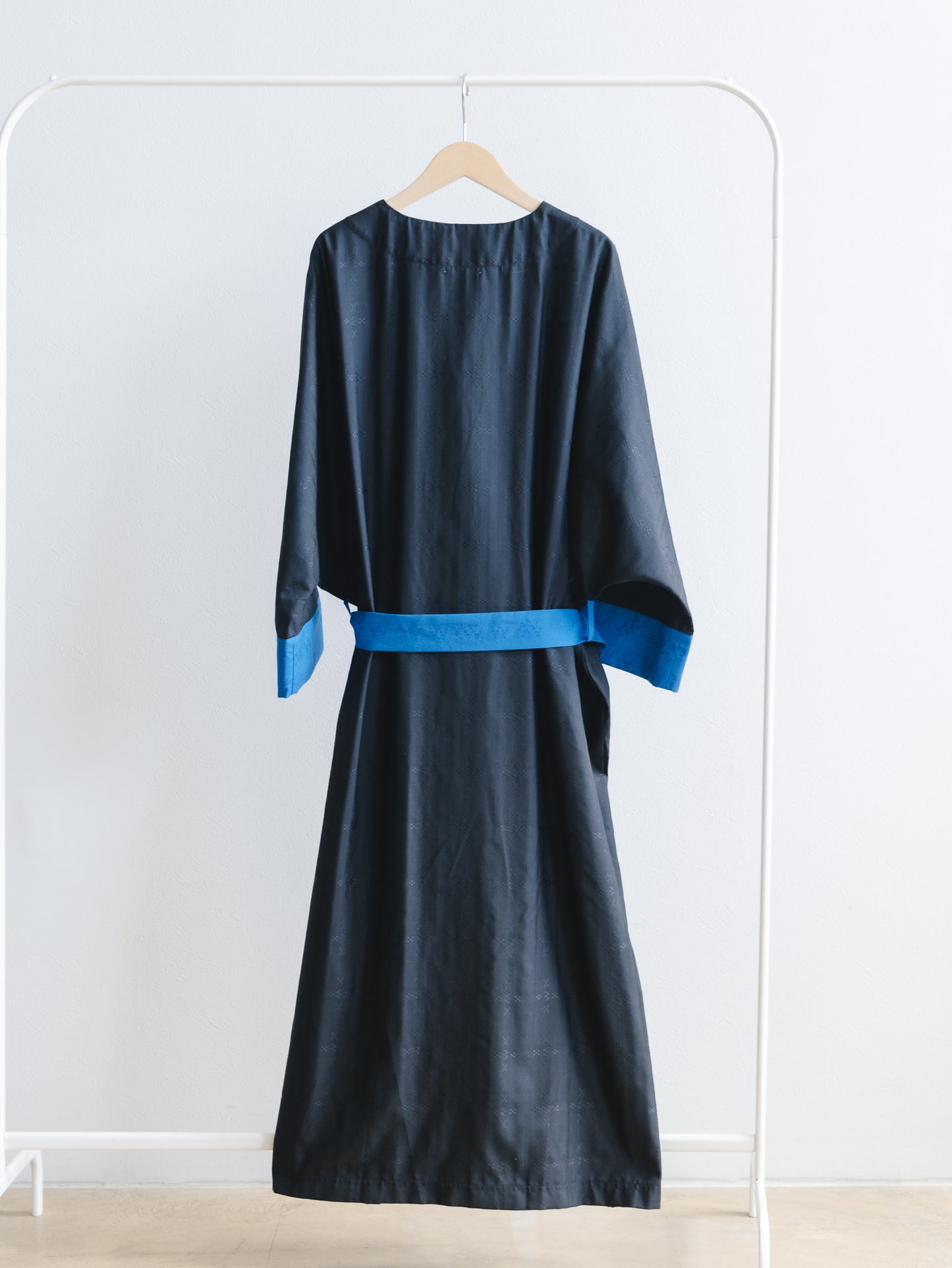 【YOAKE】ロングカーディガン(Black×Blue)