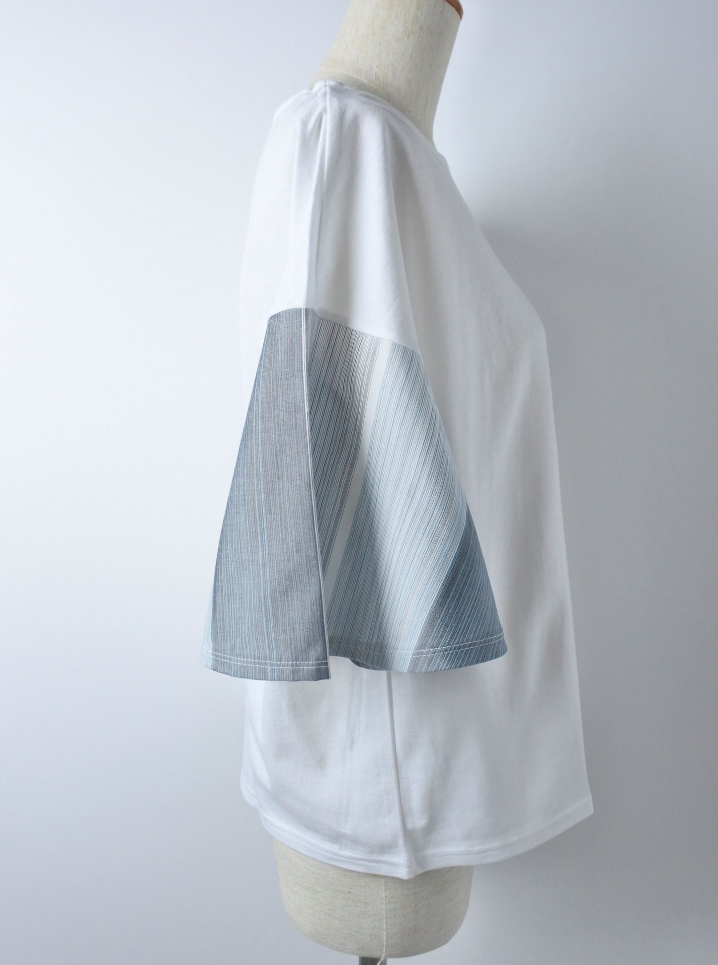 【YOAKE】フレア袖Tシャツ