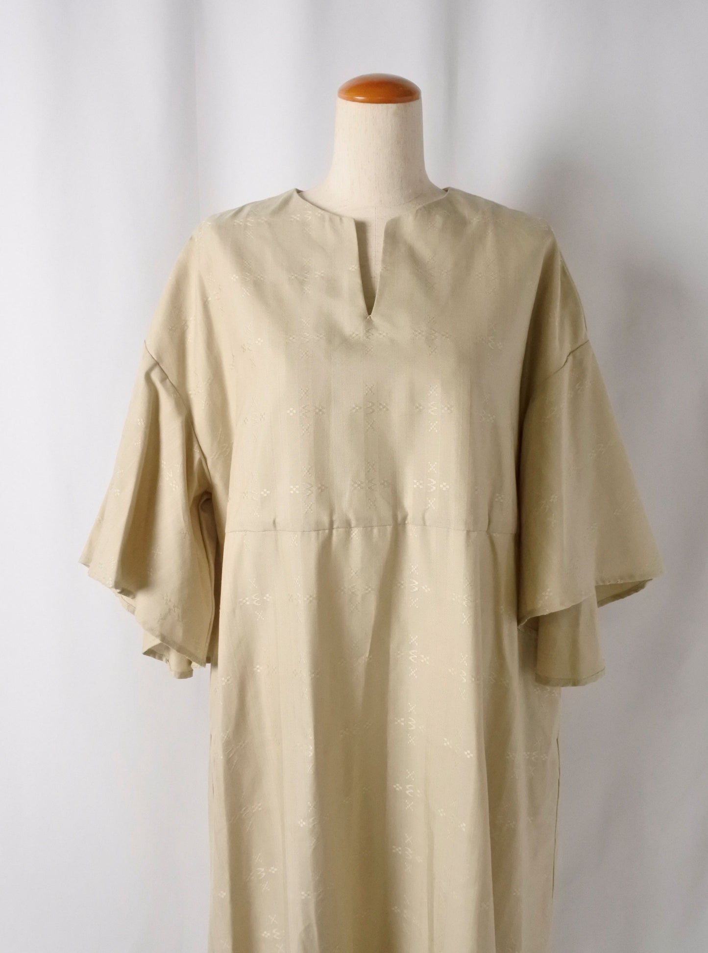 【YOAKE】フレア袖ワンピース( Beige)