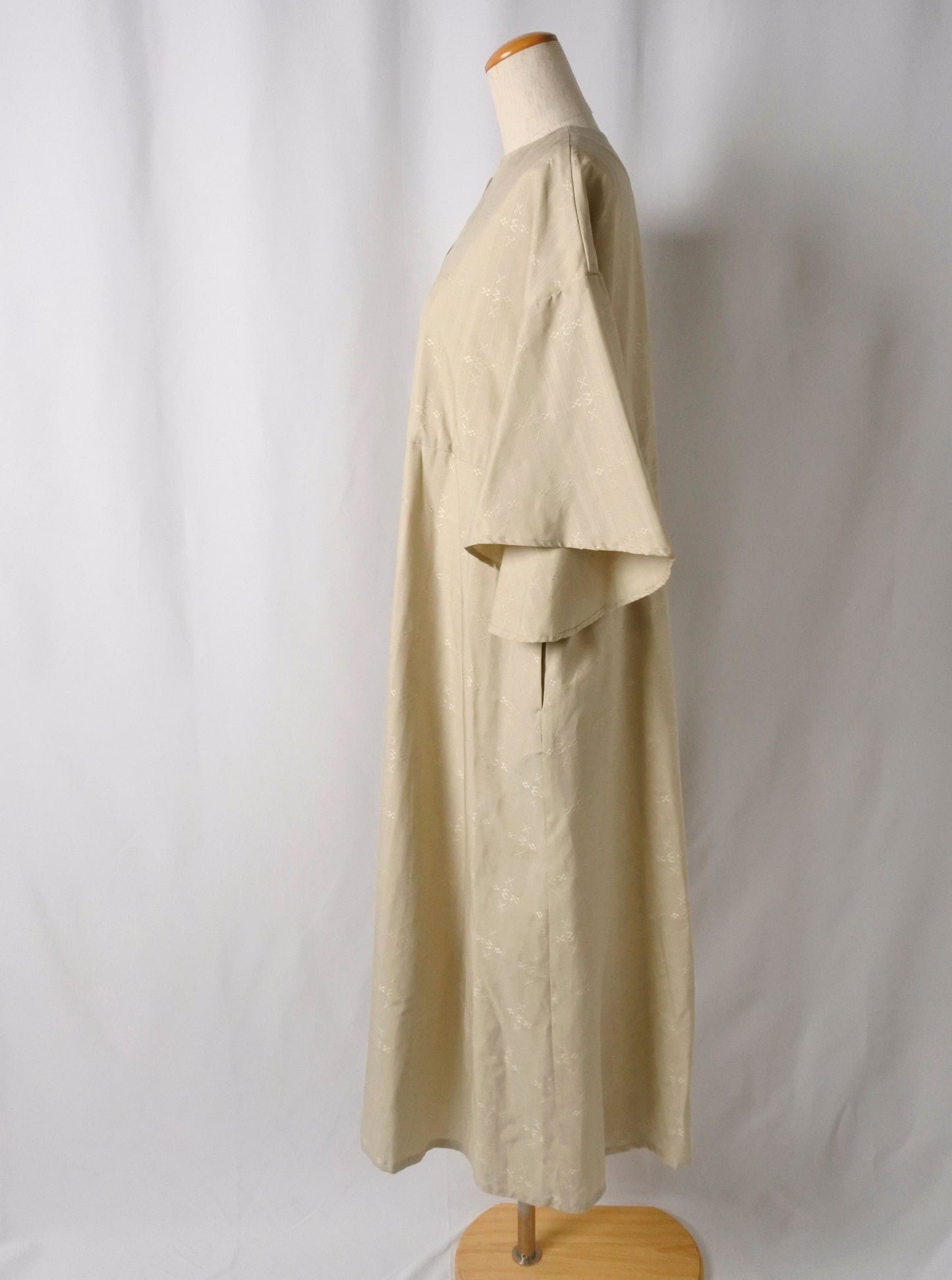 【YOAKE】フレア袖ワンピース( Beige)