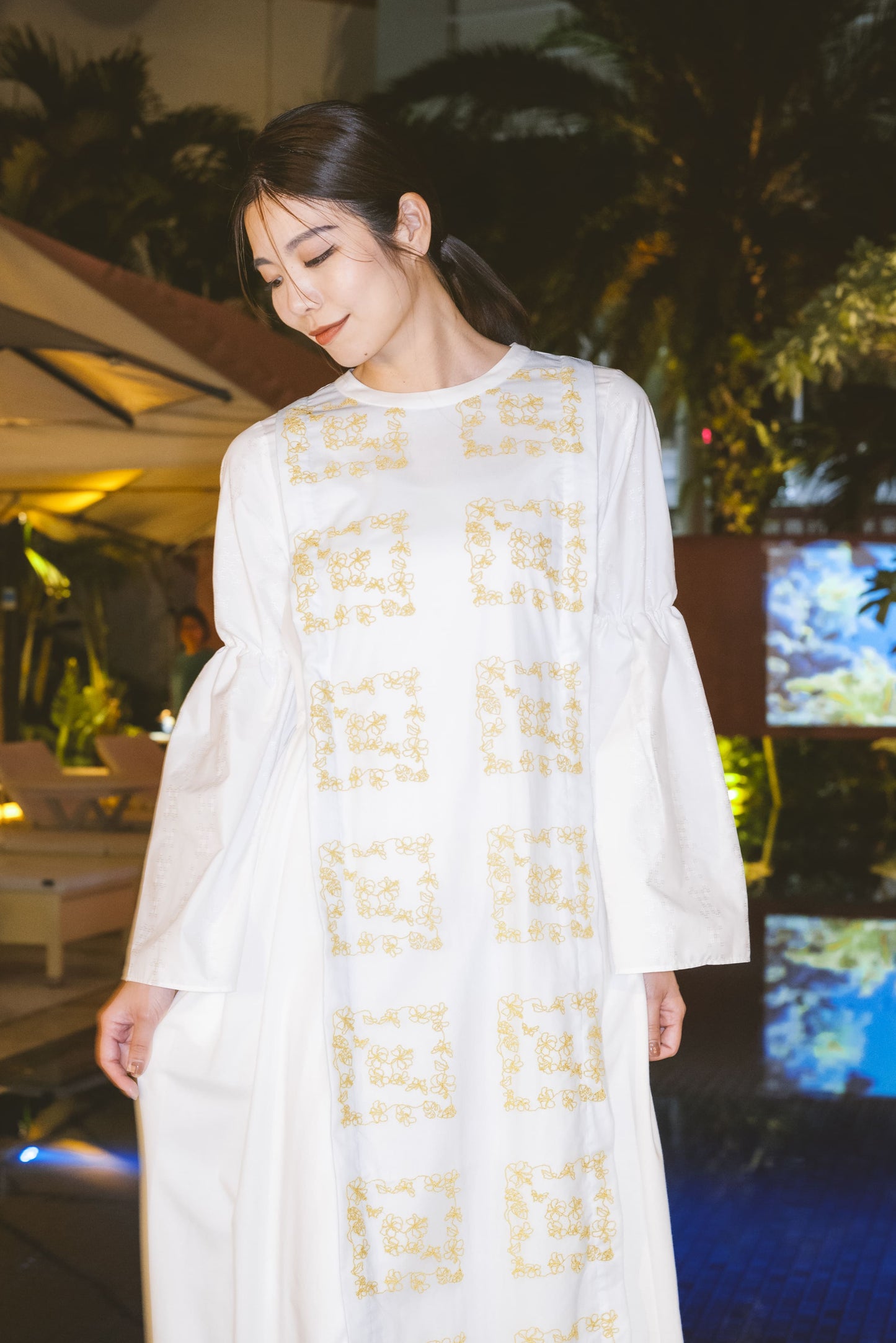 【YOAKE】チュール刺繍ロングワンピース (White)