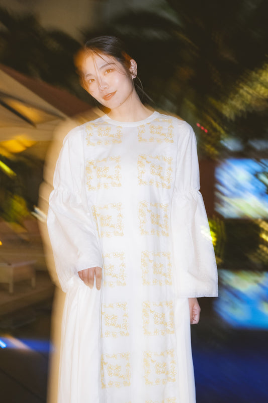 【YOAKE】チュール刺繍ロングワンピース (White)