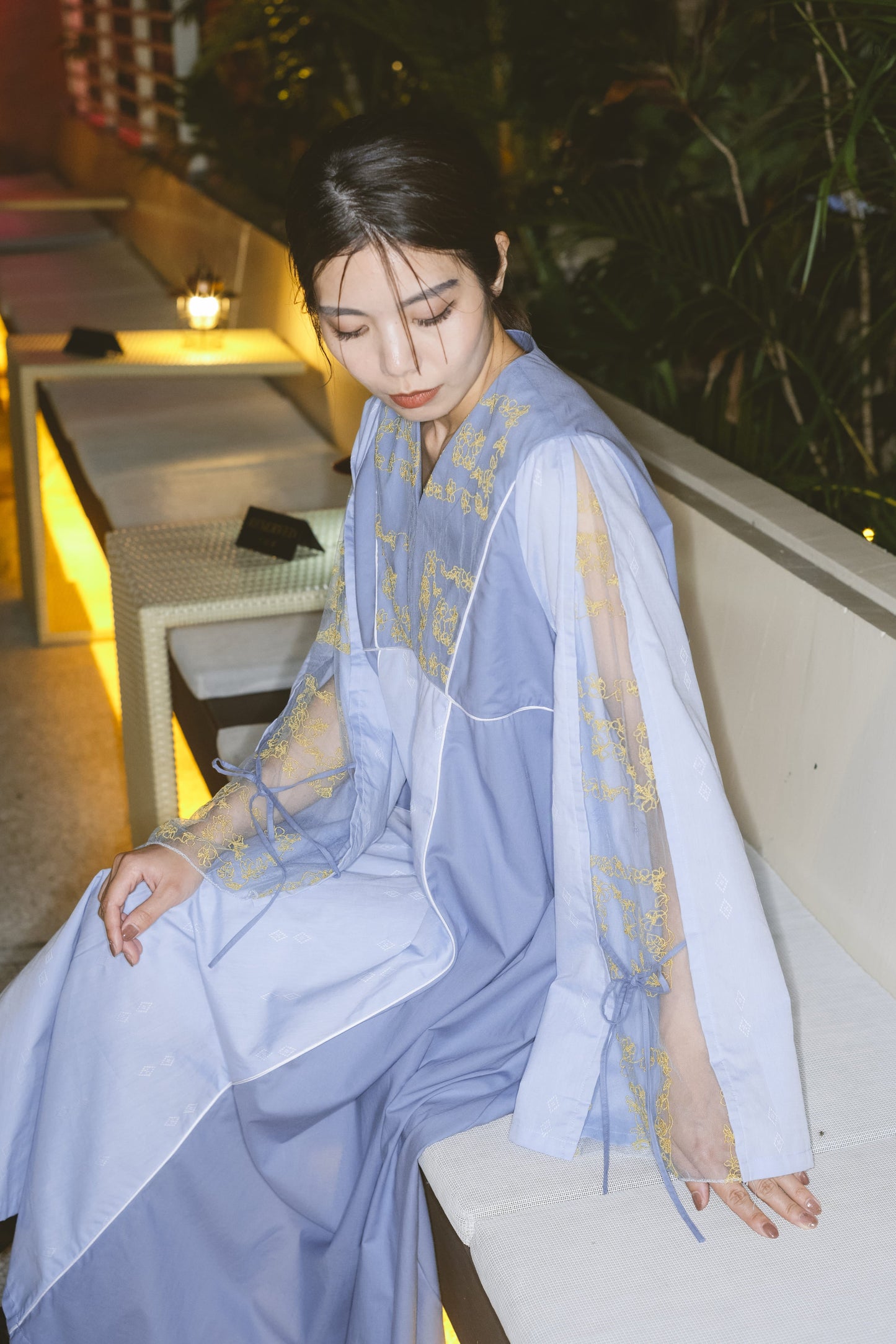 【YOAKE】チュール刺繍フレア袖ワンピース (Light blue)