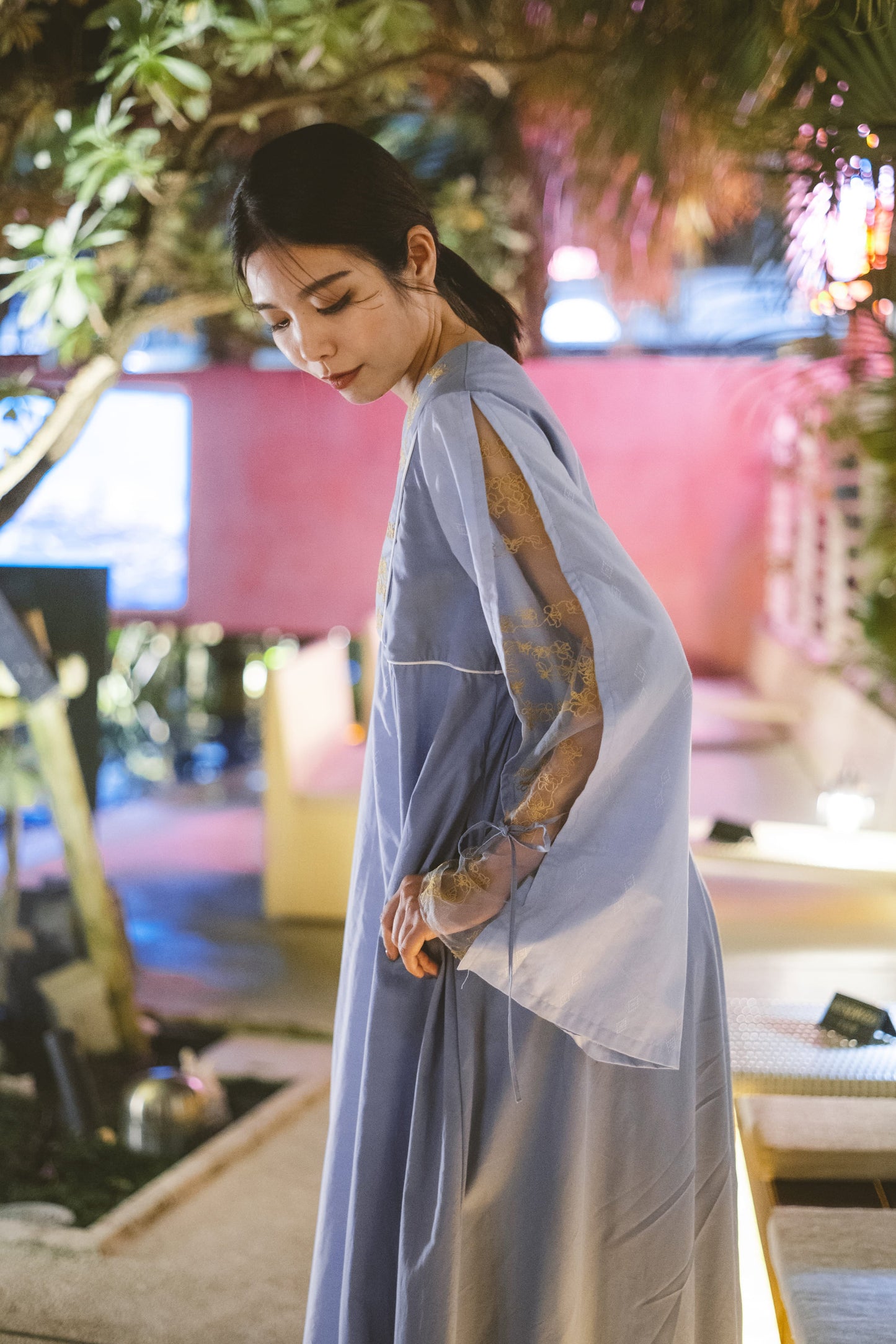 【YOAKE】チュール刺繍フレア袖ワンピース (Light blue)