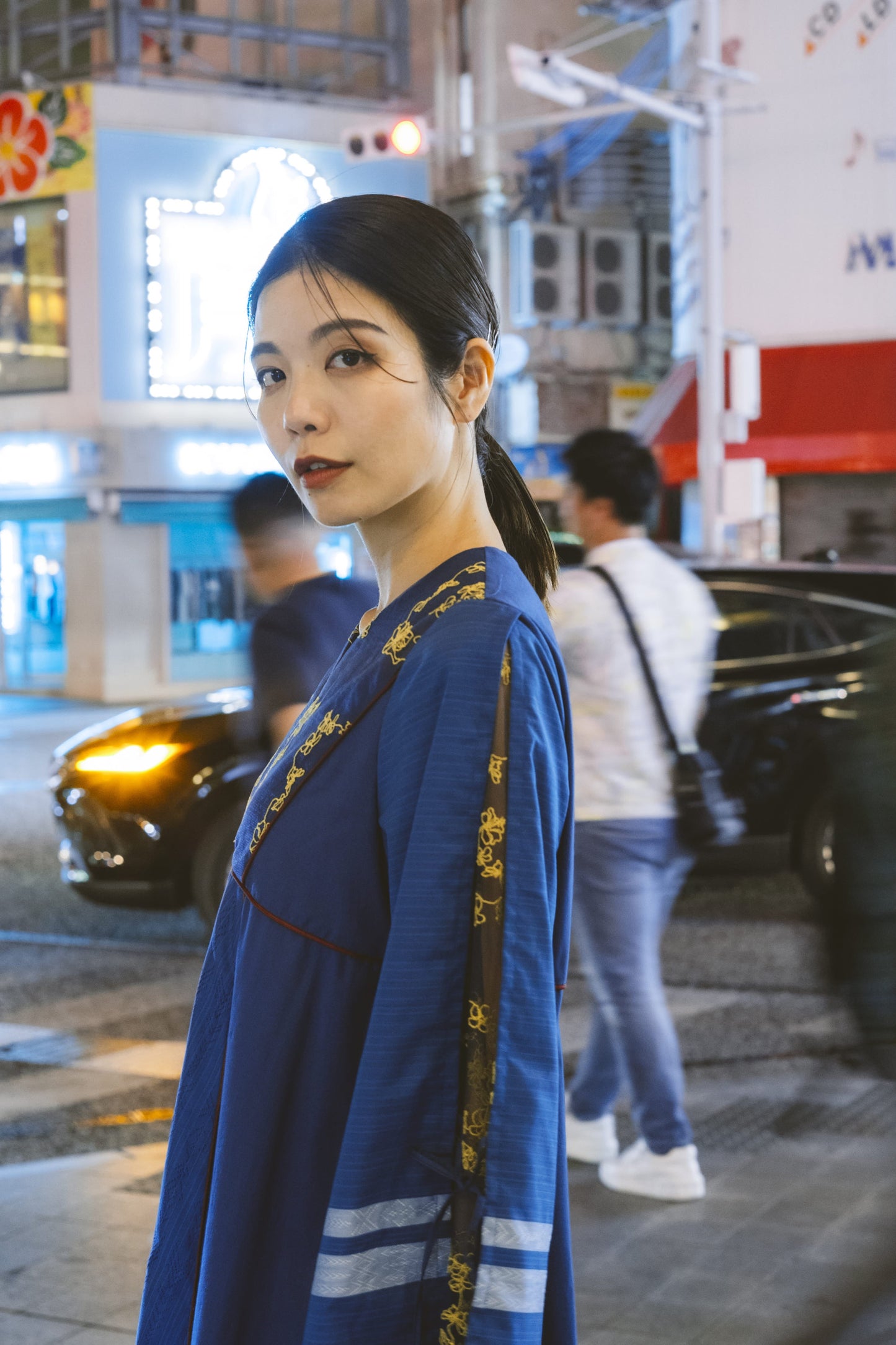 【YOAKE】チュール刺繍フレア袖ワンピース (Blue)