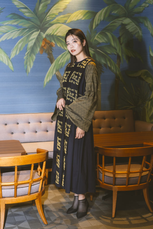 【YOAKE】チュール刺繍ロングワンピース (Navy)