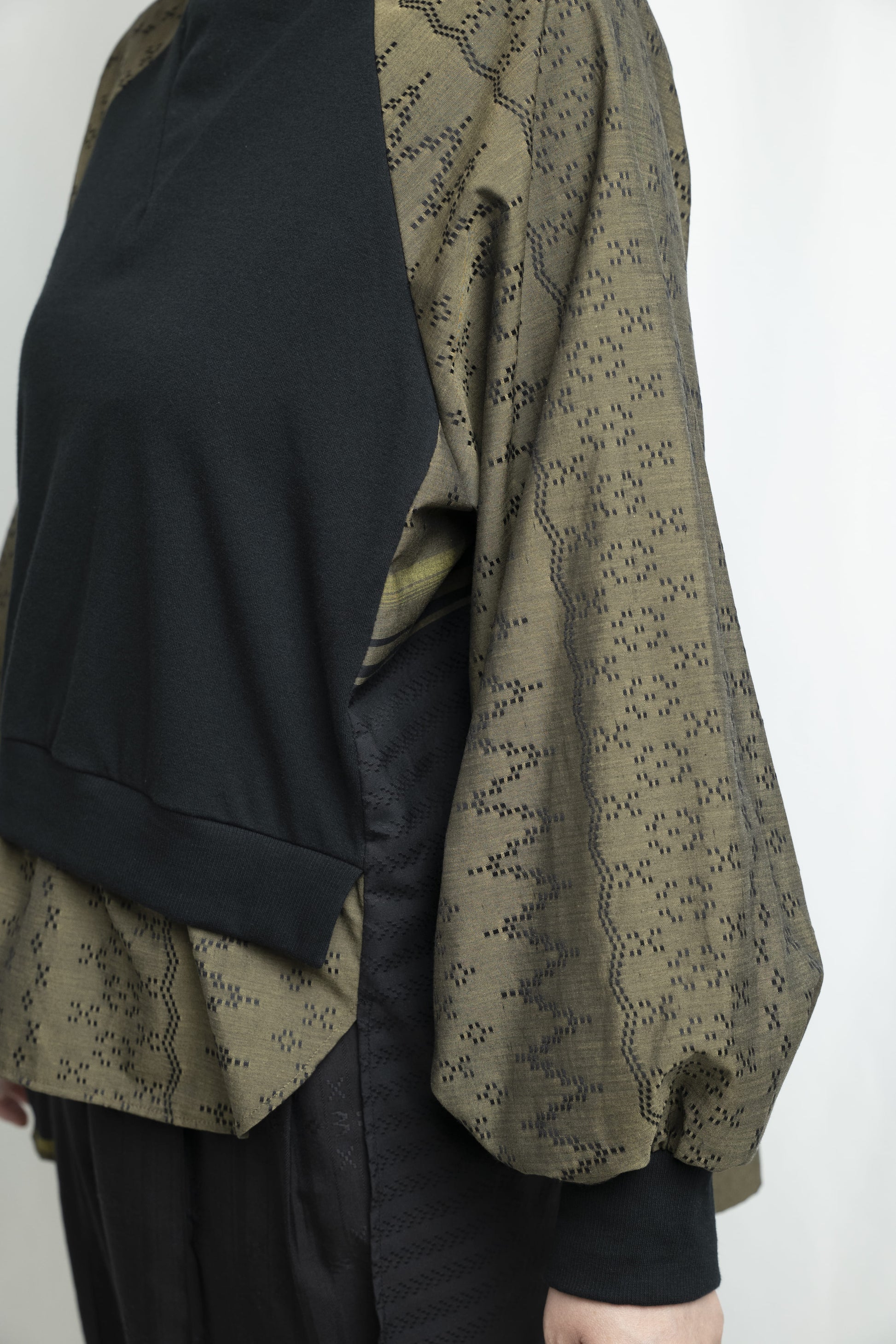 花織チュニック 着用イメージ レディース 重ね着コーデ レイヤード風 織り