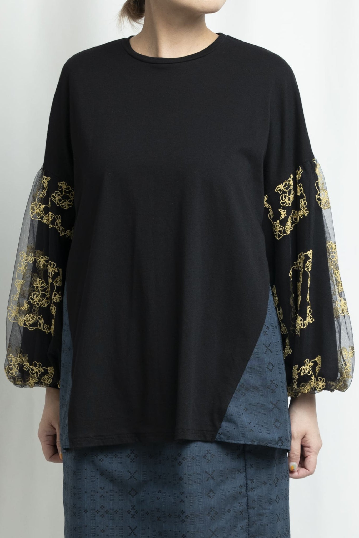 【YOAKE】チュール刺繍パフスリーブチュニック (Black)