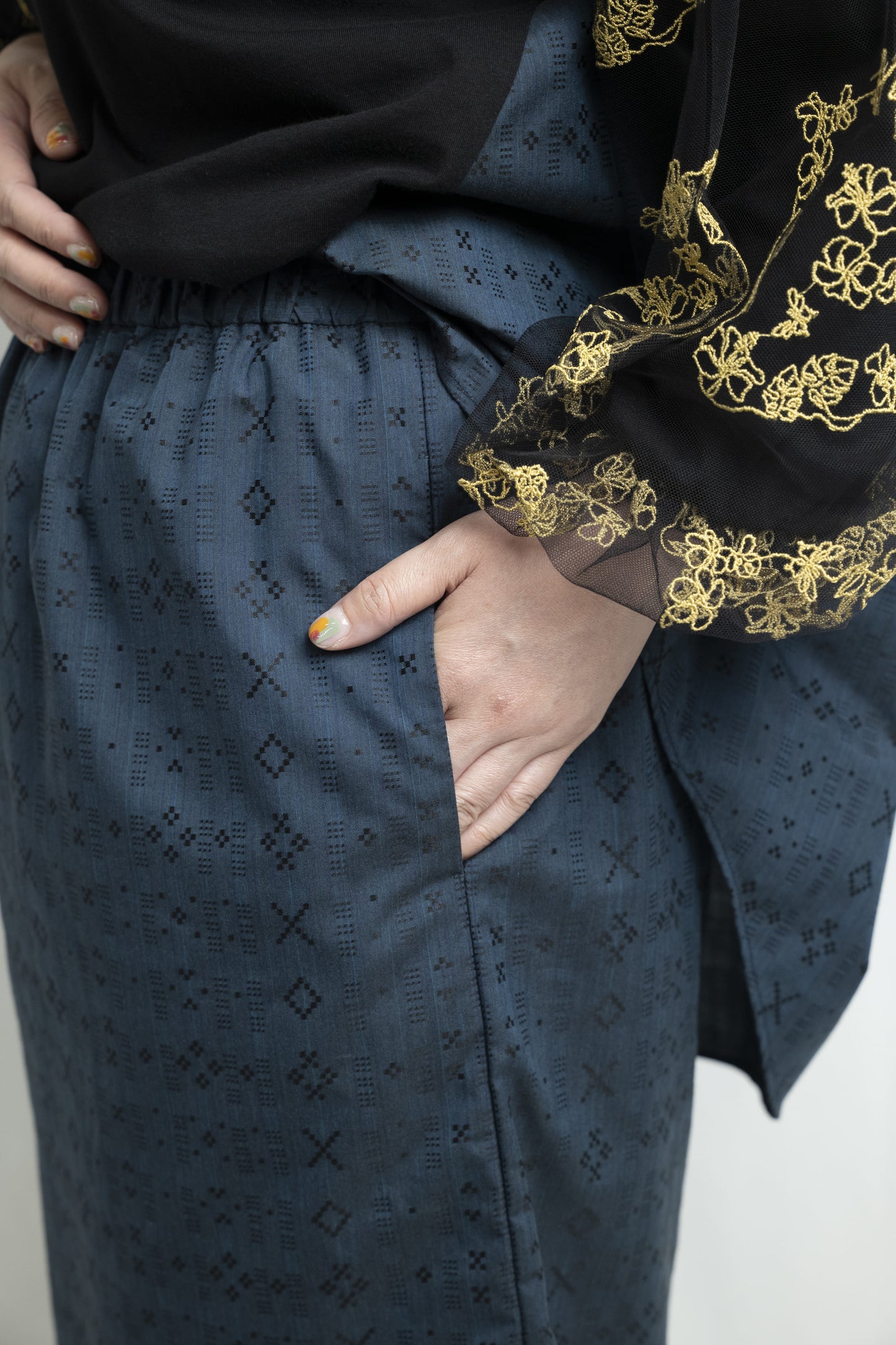 【YOAKE】チュール刺繍ロングスカート (Navy)