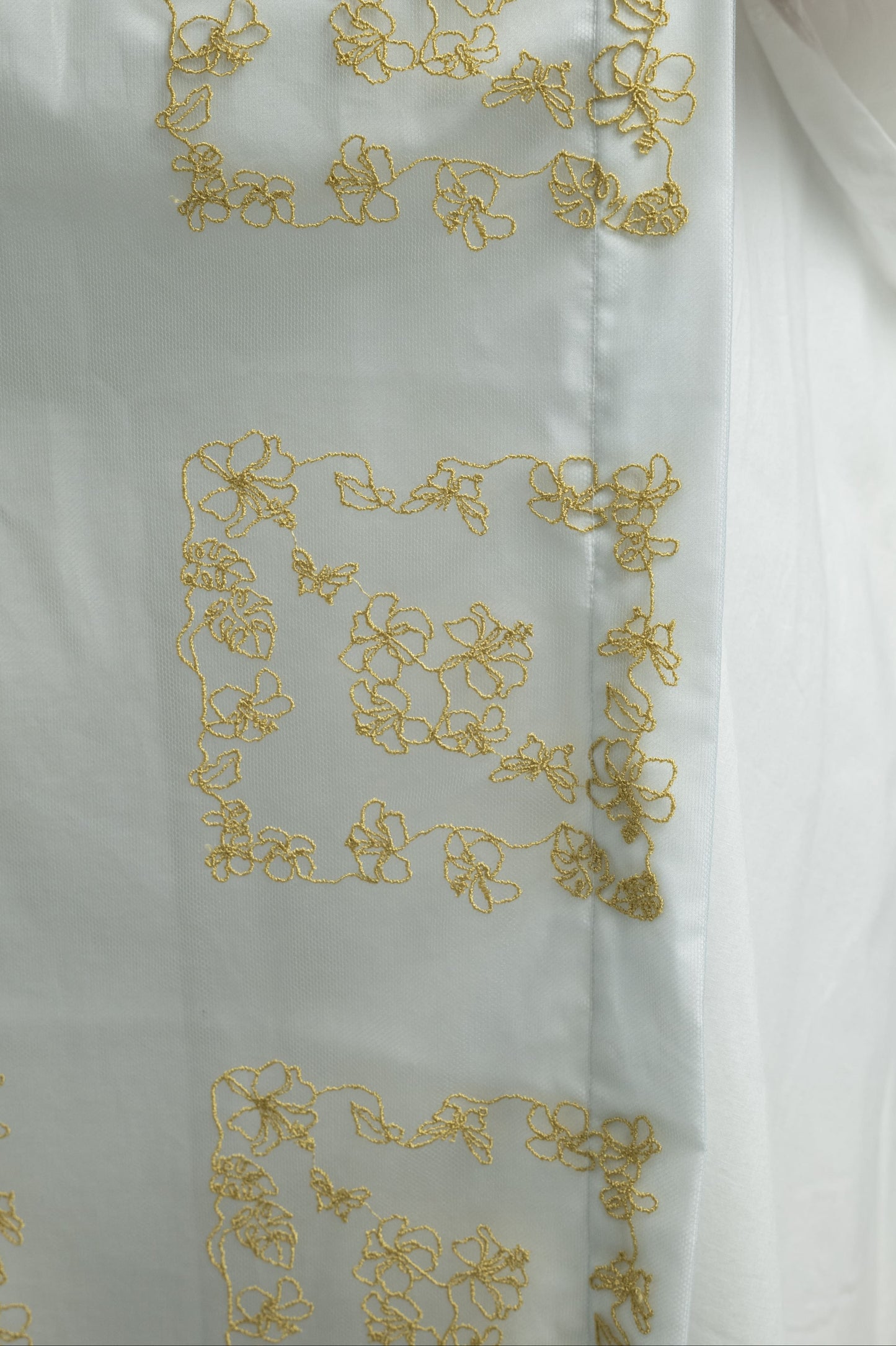 【YOAKE】チュール刺繍ロングワンピース (White)