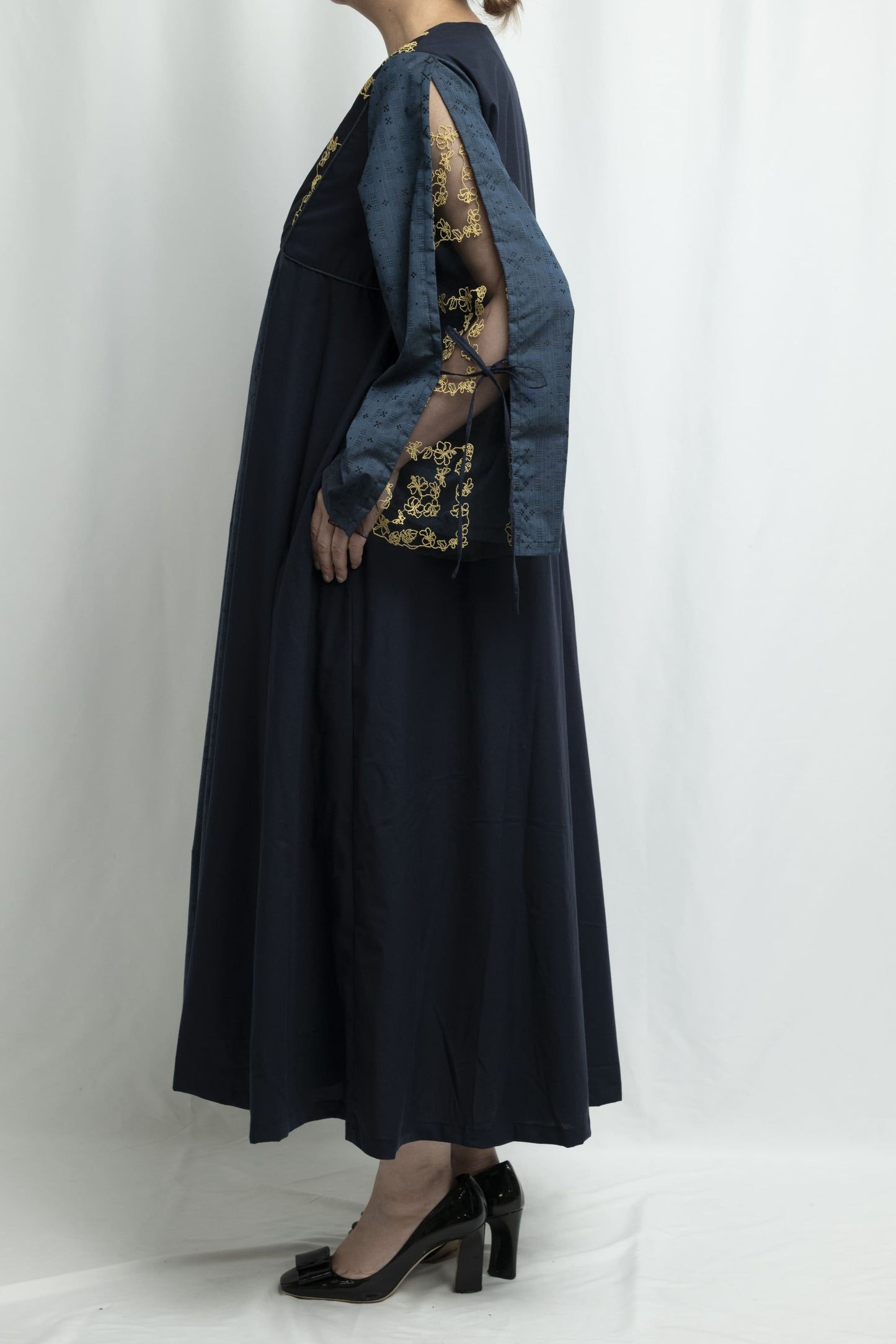 【YOAKE】チュール刺繍フレア袖ワンピース (Navy)
