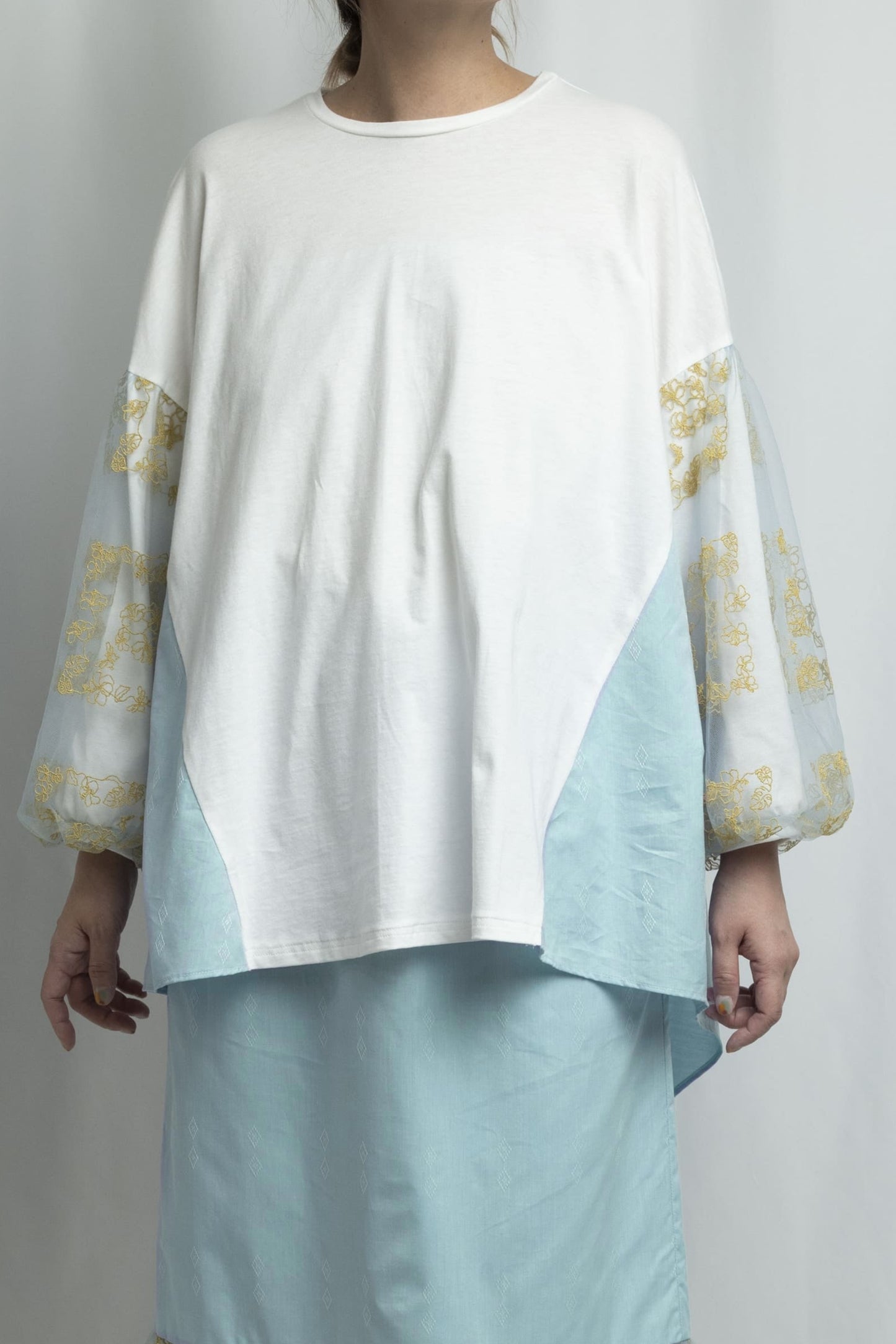 【YOAKE】チュール刺繍パフスリーブチュニック (White)