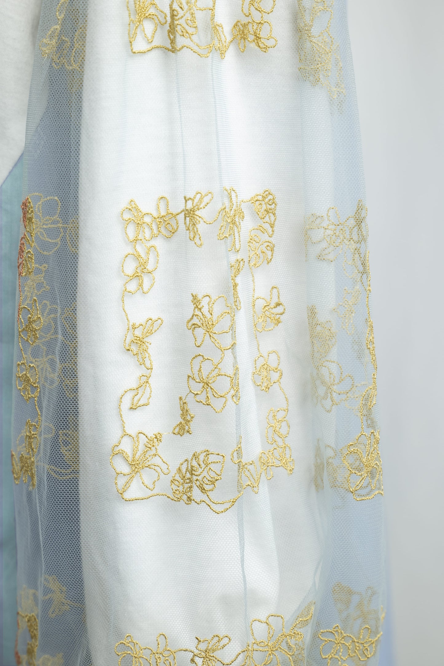【YOAKE】チュール刺繍パフスリーブチュニック (White)