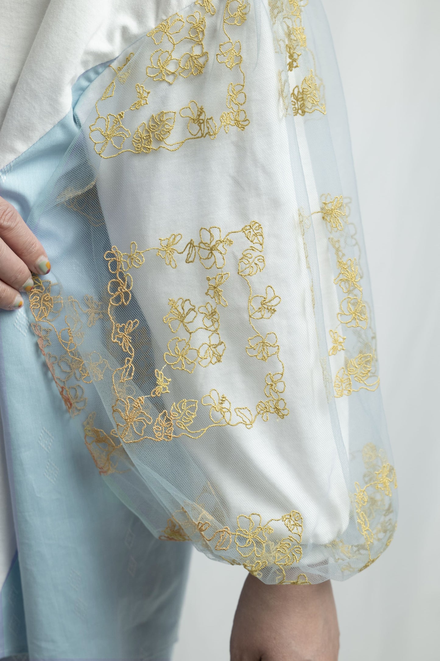 【YOAKE】チュール刺繍パフスリーブチュニック (White)
