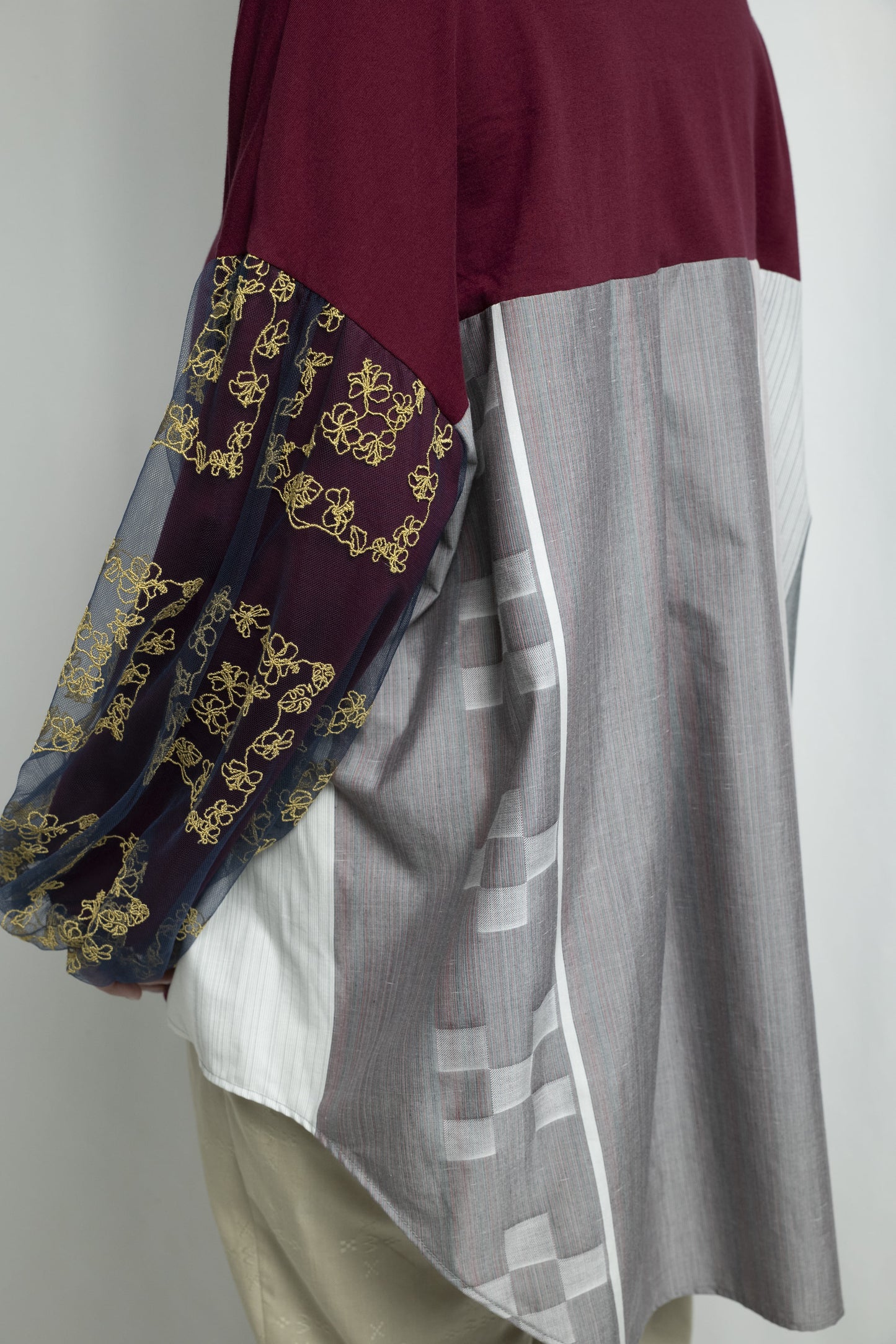 【YOAKE】チュール刺繍パフスリーブチュニック (Wine red)