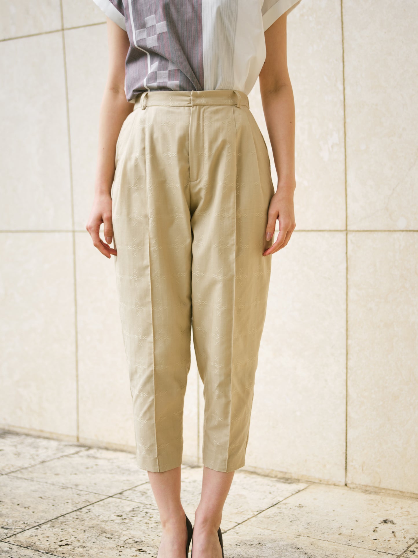 【YOAKE】テーパードパンツ