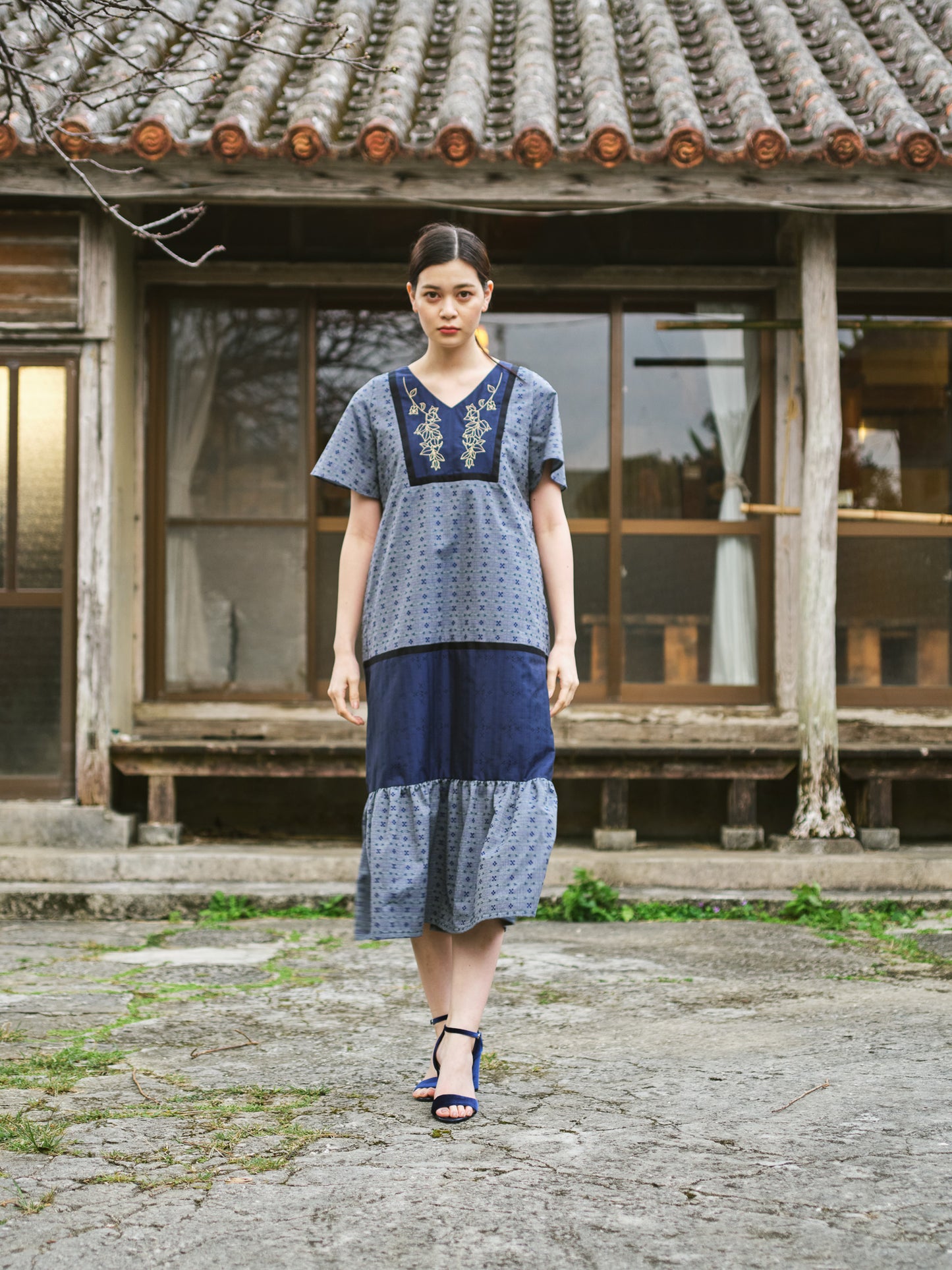 【YOAKE】刺繍ワンピース