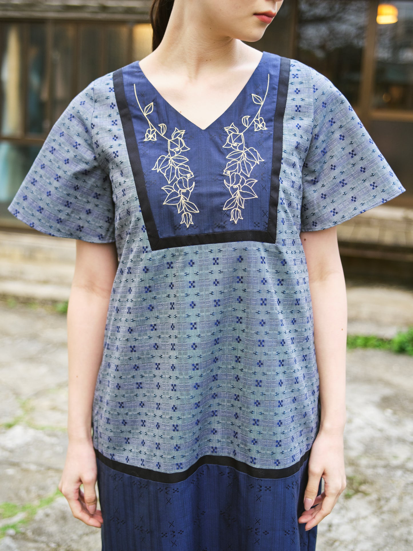 【YOAKE】刺繍ワンピース