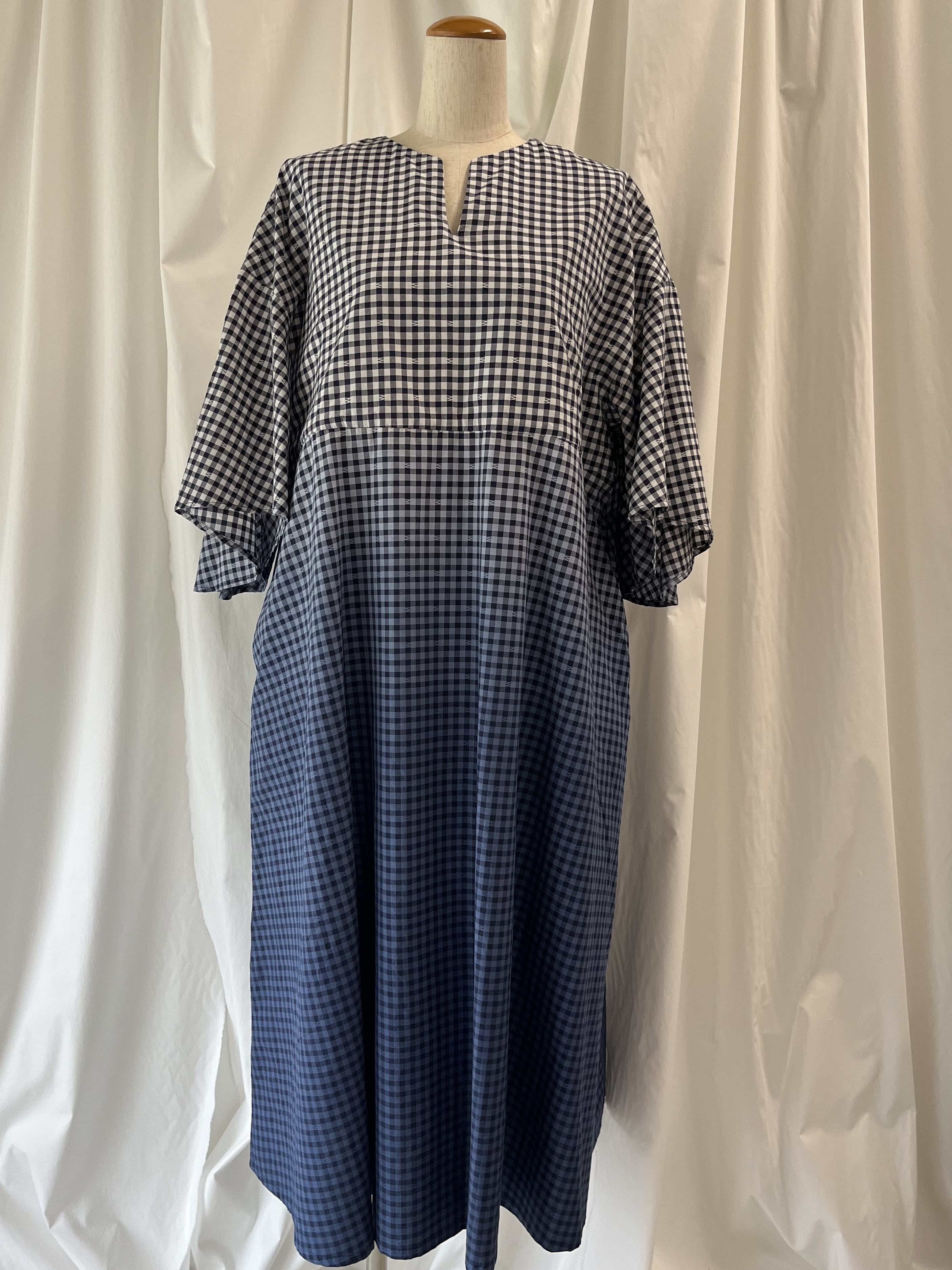 【YOAKE】フレア袖ワンピース( Navy check gradation )