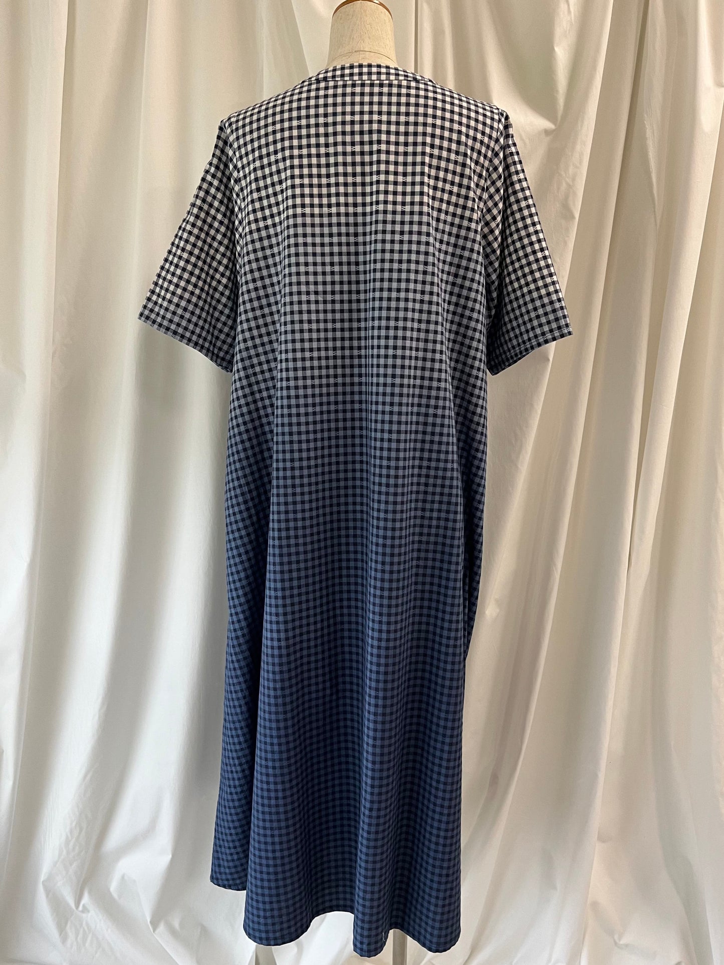 【YOAKE】キーネックワンピース( Navy check gradation)