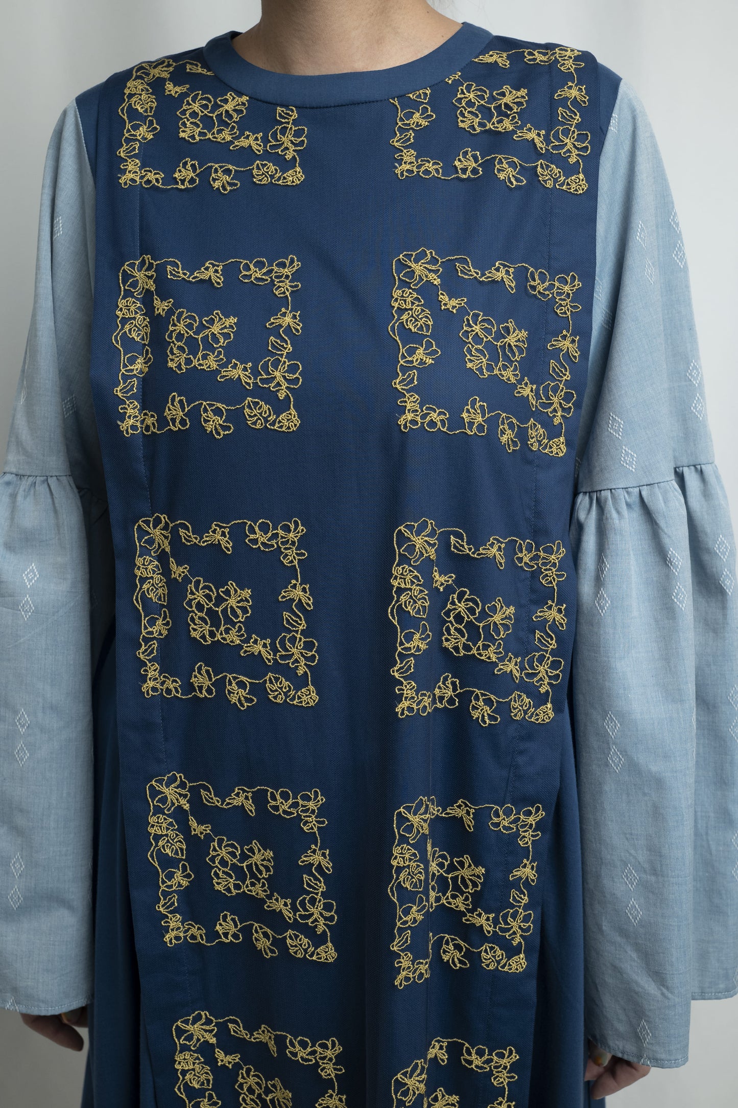 【YOAKE】チュール刺繍ロングワンピース (Blue)